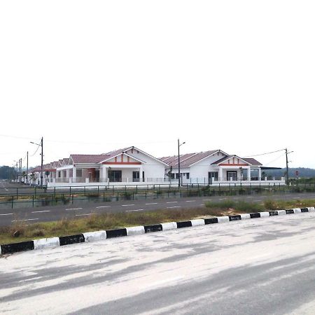 Nuha Homestay Seri Iskandar Luaran gambar