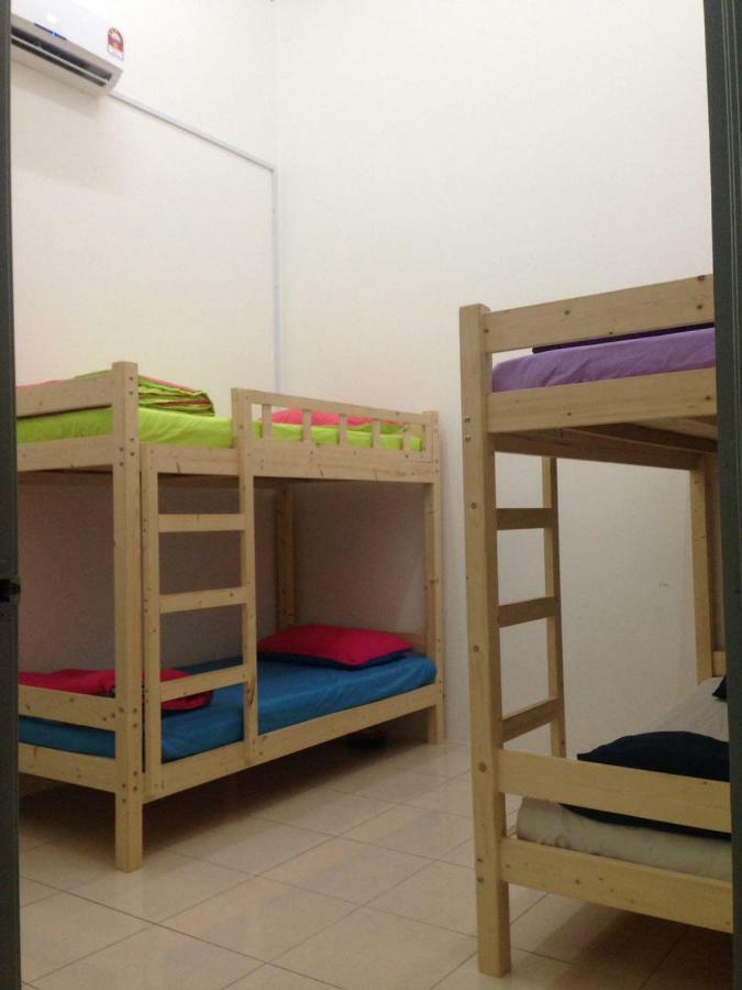Nuha Homestay Seri Iskandar Luaran gambar